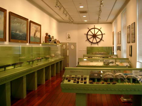Iványi Mónika - MAHART Szabadkikötő igazgatósági irodaépület, múzeum